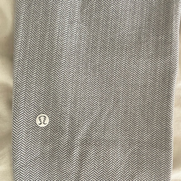 Lululemon joggers - Picture 3 of 3